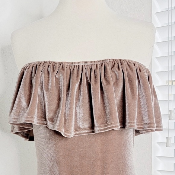 •NUDE• Taupe Off-The-Shoulder Velvet Bodysuit M. - Picture 5 of 8